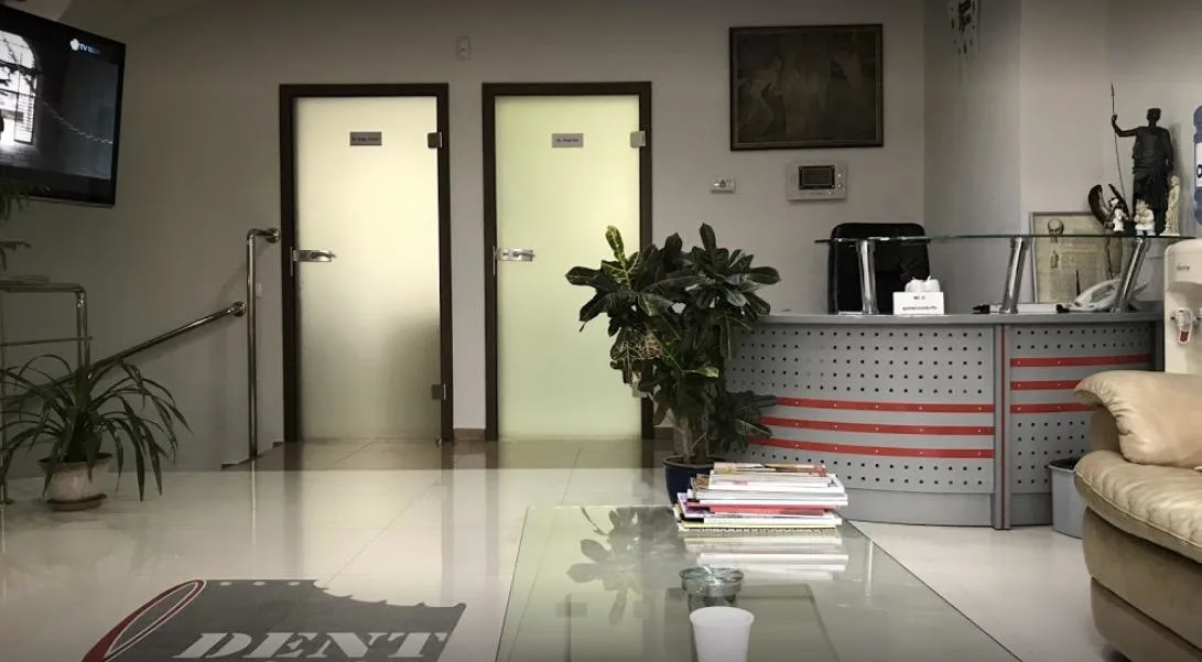 Imagine din galeria Dentlux 2