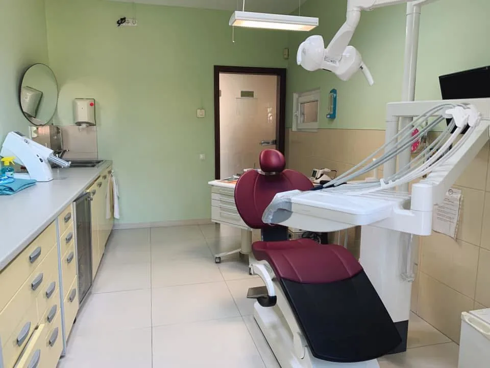 Imagine din galeria Dentlux 4